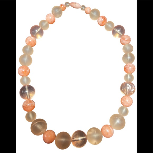 Jewelry - Vintage Peach toned Necklace